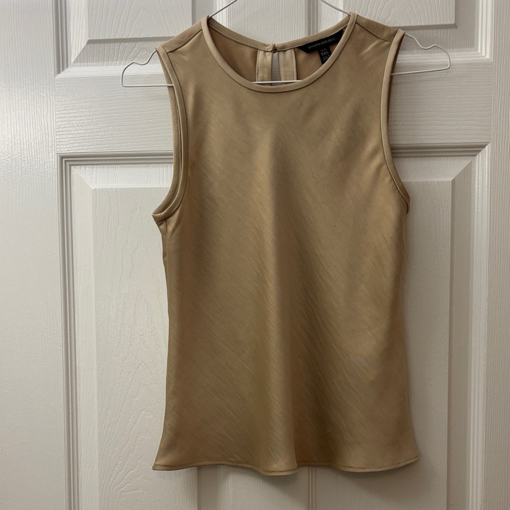 Banana Republic Petite Beige/Gold Sleeveless Blouse